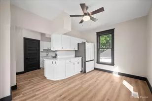 468 Locust St, Elgin, IL 60123 - Photo 13