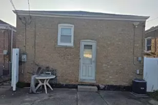 4918 S Kilpatrick Ave, Chicago, IL 60632 - Photo 3