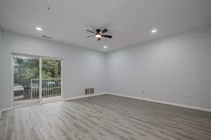 801 N McLean Blvd, Elgin, IL 60123 - Photo 7
