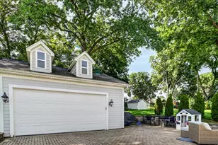 303 Park Ave, Clarendon Hills, IL 60514 - Photo 39