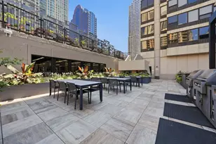 30 E Huron St, Chicago, IL 60611 - Photo 25