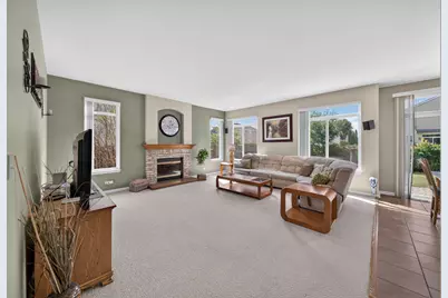 251 Winslow Way, Lake in the Hills, IL 60156 - Photo 5