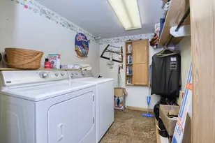937 Townsend St, Sycamore, IL 60178 - Photo 17