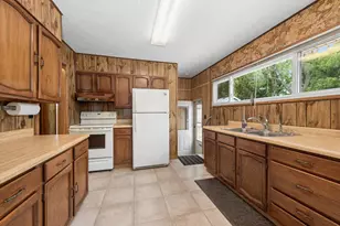 937 Townsend St, Sycamore, IL 60178 - Photo 5