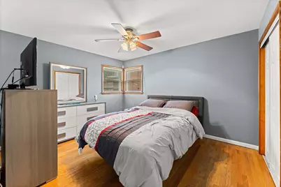 913 E 162nd Place, South Holland, IL 60473 - Photo 5