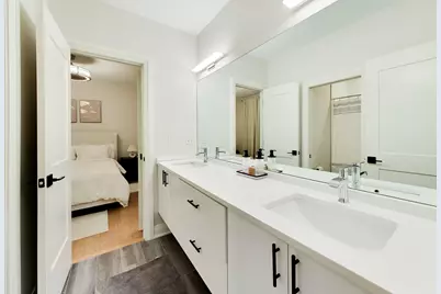 700 E 46th Street, Chicago, IL 60653 - Photo 25