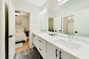 700 E 46th St, Chicago, IL 60653 - Photo 25