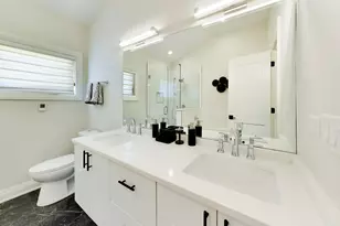 700 E 46th St, Chicago, IL 60653 - Photo 21