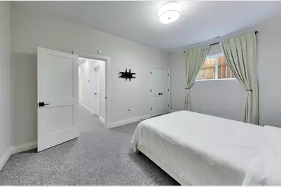 700 E 46th Street, Chicago, IL 60653 - Photo 33