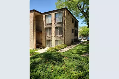 1940 Cherry Lane #213, Northbrook, IL 60062 - Photo 1