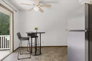 1706 Erin Dr, Normal, IL 61761 - Photo 7