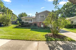 9137 W 91st Pl, Hickory Hills, IL 60457 - Photo 3