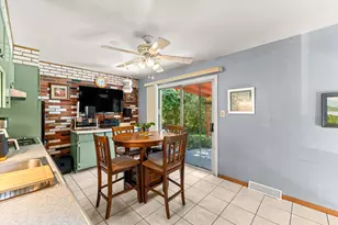 9137 W 91st Pl, Hickory Hills, IL 60457 - Photo 9