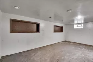 12908 S Wallace St, Chicago, IL 60628 - Photo 15