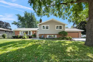 328 Spruce Dr, Naperville, IL 60540 - Photo 1