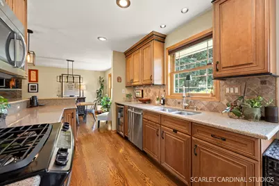 328 Spruce Drive, Naperville, IL 60540 - Photo 9