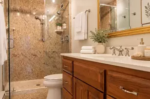 201 E Chestnut St, Chicago, IL 60611 - Photo 11