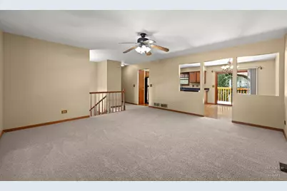 558 Barbary Lane, Woodstock, IL 60098 - Photo 5