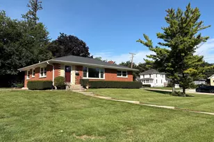 1010 Laursen Ct, Antioch, IL 60002 - Photo 3
