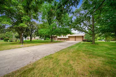 8 Hawthorne Drive, Oswego, IL 60543 - Photo 3