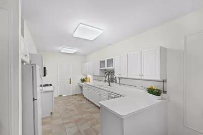 2112 Warrington Court, Glenview, IL 60026 - Photo 9