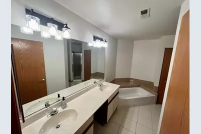 3255 N Daniels Court, Arlington Heights, IL 60004 - Photo 15