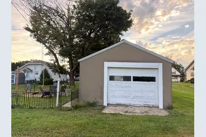 223 N Peru Avenue, Ladd, IL 61329 - Photo 3