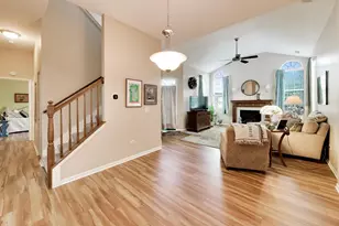 610 Schumann St, Woodstock, IL 60098 - Photo 7