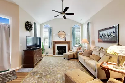 610 Schumann Street #28b, Woodstock, IL 60098 - Photo 3