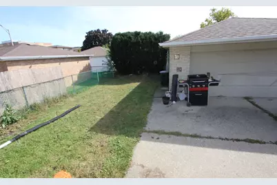 5037 N Ridgewood Avenue N, Norridge, IL 60706 - Photo 11