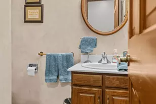 1902 Gigi Ln, Darien, IL 60561 - Photo 13