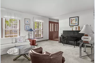 1902 Gigi Lane, Darien, IL 60561 - Photo 5