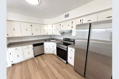 9051 S Roberts Road #205, Hickory Hills, IL 60457 - Photo 5