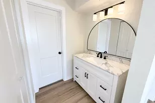 9051 S Roberts Rd, Hickory Hills, IL 60457 - Photo 9