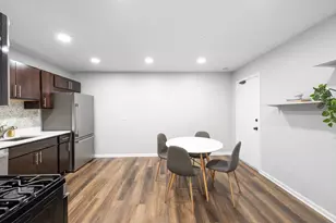 215 S Hale St, Addison, IL 60101 - Photo 5