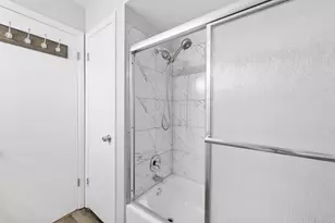 215 S Hale St, Addison, IL 60101 - Photo 17