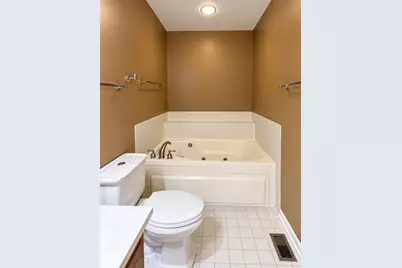 199 Old Oak Court W, Buffalo Grove, IL 60089 - Photo 13