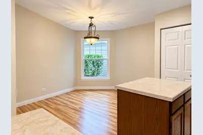 199 Old Oak Court W, Buffalo Grove, IL 60089 - Photo 5