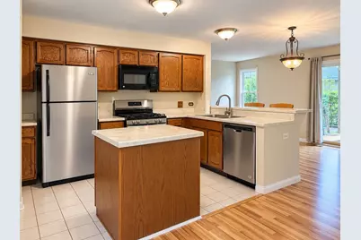 199 Old Oak Court W, Buffalo Grove, IL 60089 - Photo 3