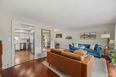 2012 N Kennicott Drive, Arlington Heights, IL 60004 - Photo 9
