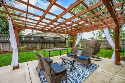 2012 N Kennicott Drive, Arlington Heights, IL 60004 - Photo 33
