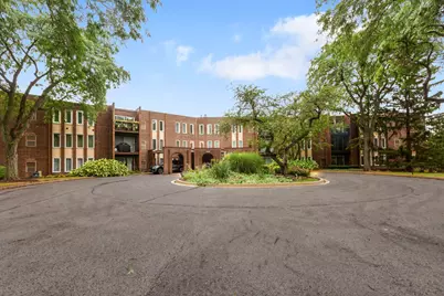 1450 W Sandpebble Drive #347, Wheeling, IL 60090 - Photo 1