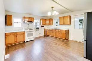 732 Grove St, Aurora, IL 60505 - Photo 9