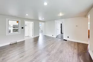 732 Grove St, Aurora, IL 60505 - Photo 7