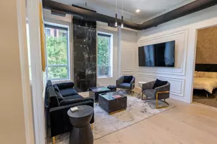 77 W Chestnut St, Chicago, IL 60610 - Photo 9