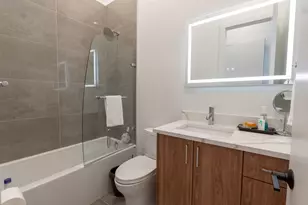 77 W Chestnut St, Chicago, IL 60610 - Photo 15