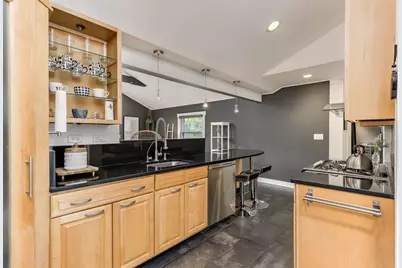 21W363 Walnut Road, Glen Ellyn, IL 60137 - Photo 11