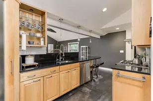 21W363 Walnut Rd, Glen Ellyn, IL 60137 - Photo 11