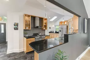 21W363 Walnut Rd, Glen Ellyn, IL 60137 - Photo 9