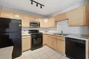 1326 Elder Dr, Aurora, IL 60506 - Photo 7